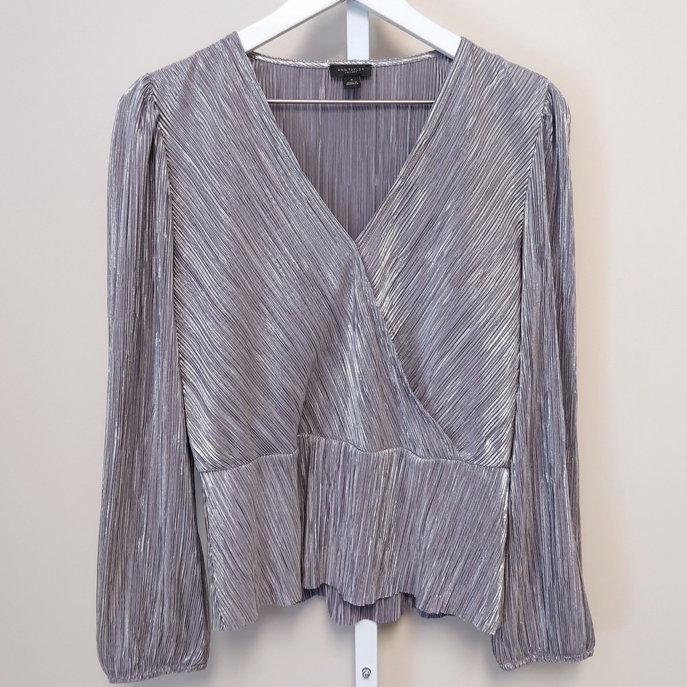Ann‎ Taylor Factory Silver Metallic Pleated Wrap Top Long Sleeve Blouse M Peplum